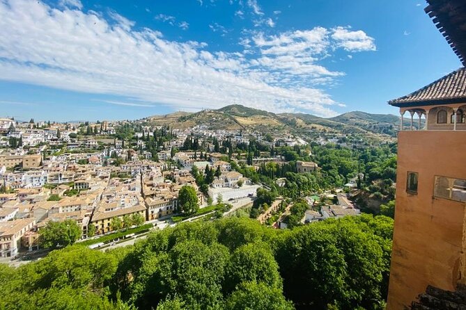 Alhambra Guided Tour From Malaga With Private Transportation - Meeting and Pickup