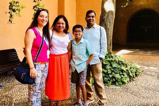 Alhambra Highlights Private Tour With Nazaries Palaces - Important Information
