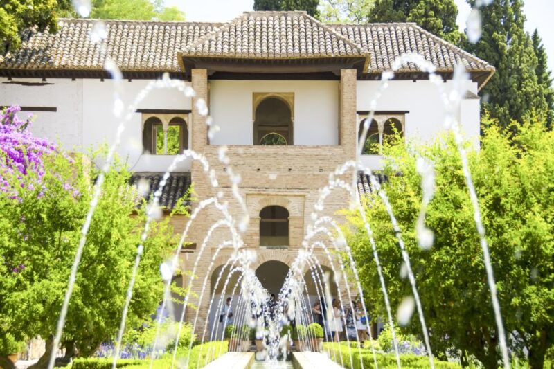 Alhambra, Nasrid Palaces and Albaicin Tour - Accessibility and Restrictions