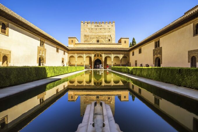 Alhambra, Nasrid Palaces and Albaicin Tour - Recommended Attire