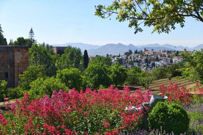 Alhambra, Nasrid Palaces and Albaicin Tour - Additional Information