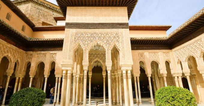 Alhambra, Nasrid Palaces, and Generalife 3-Hour Guided Tour - Views of Granada