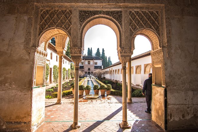 Alhambra Nasrid Palaces and Local Food Experience - Savor the Andalusian Cuisine