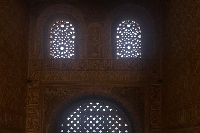 Alhambra: Night Visit to Nasrid Palaces - Pricing Considerations