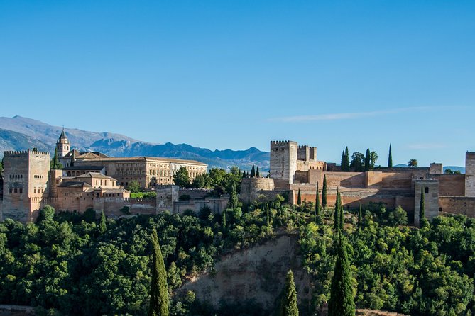 Alhambra Palace and Albaicin Tour With Skip the Line Tickets From Seville - Important Notes for Travelers