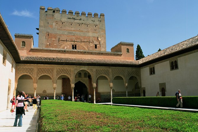 Alhambra Palace & Generalife Gardens Daytrip From Roquetas, Aguadulce & Almeria - Itinerary Details