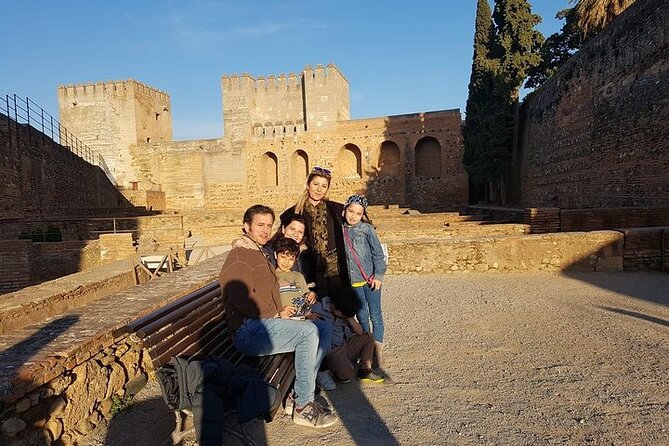 Alhambra: Private Tour for Families - Meeting and Pick-up Details