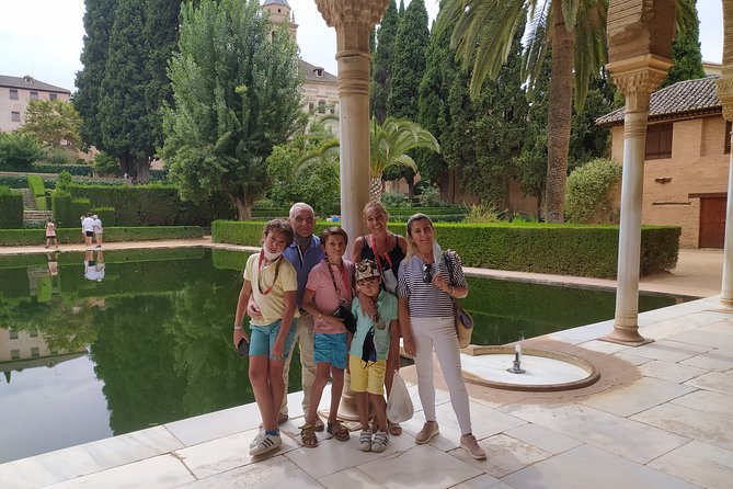 Alhambra: Private Tour for Families - Private Transportation and Meals