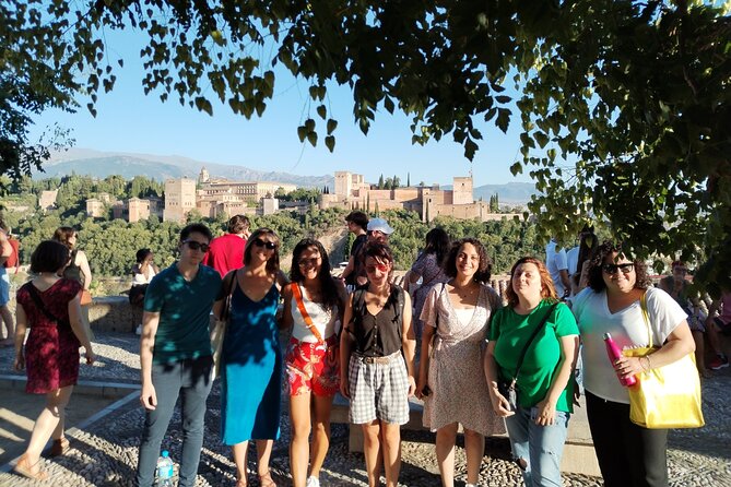 Alhambra Private Tour: Nasrid Palaces and Generalife - Traveler Feedback: Experience Highlights