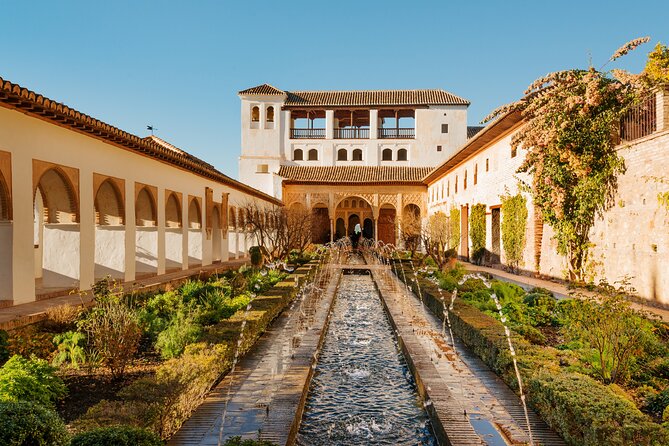 Alhambra Private Tour With a Historian (With Nasrid Palaces) - Meeting and Pickup Details