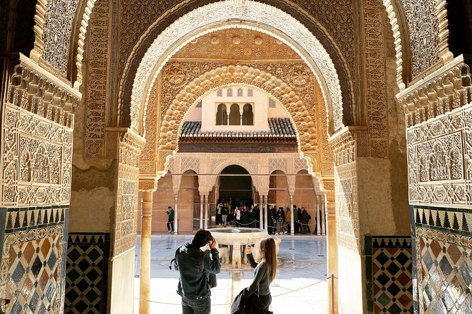 Alhambra Private Tour With Skip-The-Line-Tickets - Accessibility and Transportation Options