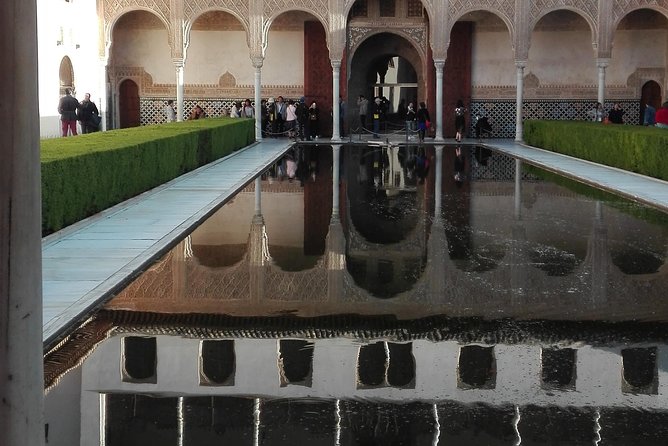 Alhambra Private Tour (Without Tickets) Total/Group Max 15 People - Meeting and Pickup