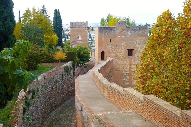 Alhambra Privilege ...a 5* Experience - Knowledgeable and Specialized Alhambra Guides