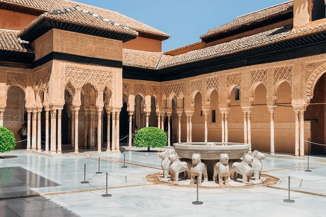 Alhambra Tickets and Albaicin Private Tour - Tour Details