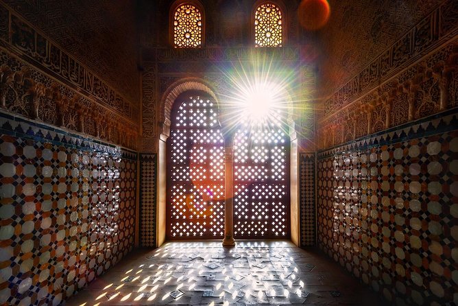 Alhambra Tour & Ticket: Nasrid Palaces, Alcazaba & Generalife - What to Expect on the Tour