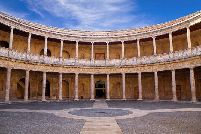 Alhambra: Tour With Generalife and Alcazaba. Admission Not Included - Discovering the Generalife