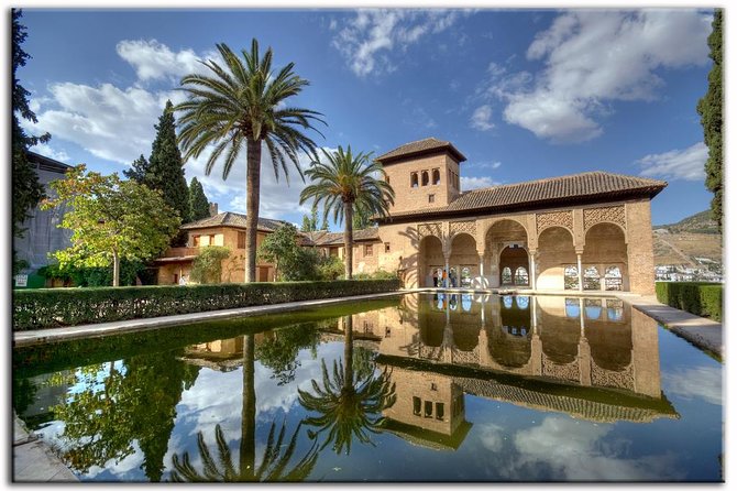 Alhambra Visit With Private Official Guide in Granada - UNESCO World Heritage