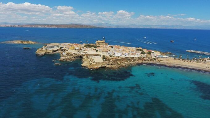 Alicante: 6-Hour Catamaran Cruise to Tabarca Island - Onboard Amenities