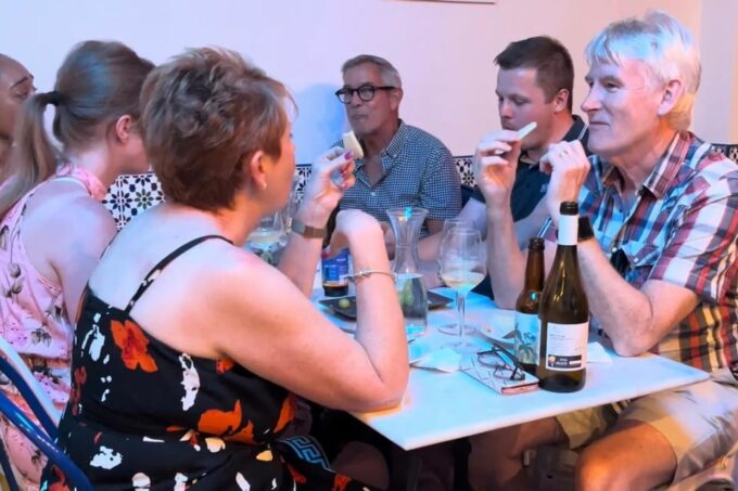 Alicante Best Wine Tasting & Tapas Club - Accessibility and Languages