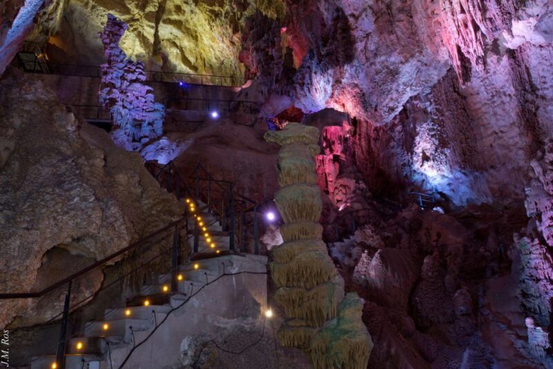 Alicante: Canelobre Caves Tour With Transport - Key Points