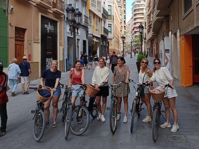 Alicante: City and El Palmeral Tour on City Bike - Frequently Asked Questions