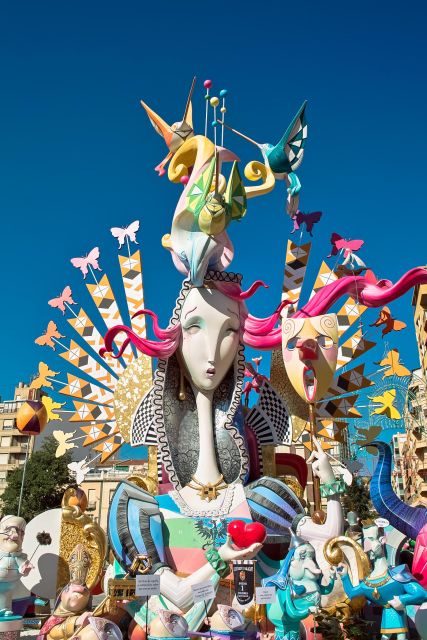 Alicante: City Highlights Walking Tour With Drinks - Explore the Famous Food Market