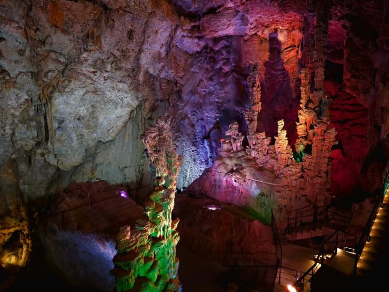 Alicante: Explore the Canelobre Caves and the Charm of Busot - Visiting the Busot Town