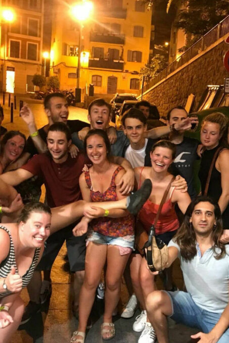 Alicante: Guided Pub Crawl With Shots and Beer - Exploring the Alicante Pub Crawl Experience