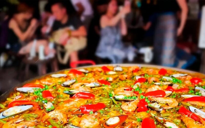 Alicante: Old Town Walking Tour & Paella Show - Inclusions