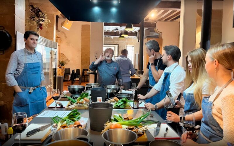Alicante: Old Town Walking Tour & Paella Show - Exclusions