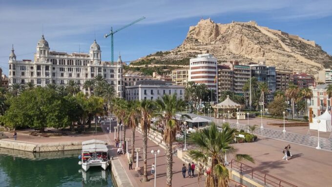 Alicante Private Guided City Tour - Tour Duration and Group Size
