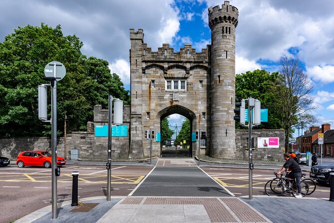 Alien Invasion in Dublin Exploration Game and Tour - Sightseeing Highlights
