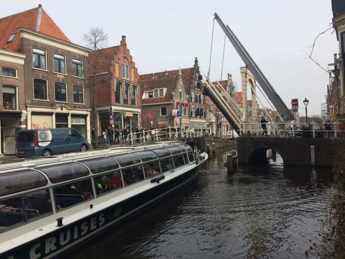 Alkmaar Cruise From the Cheese Market - Getting to the Starting Location