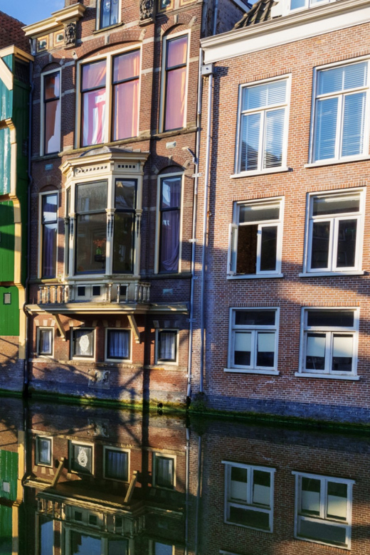 Alkmaar: Guided Walking Tour With Welcome Drink - Meeting Information