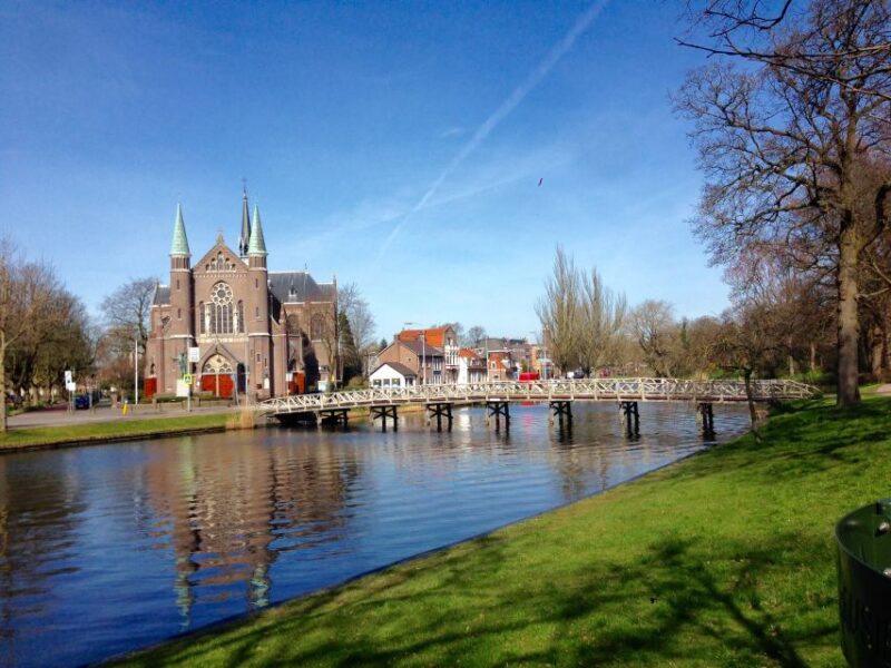 Alkmaar: Small Group City Walking Tour *English* - Transportation