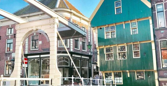 Alkmaar: Small Group City Walking Tour *English* - Photo Opportunities