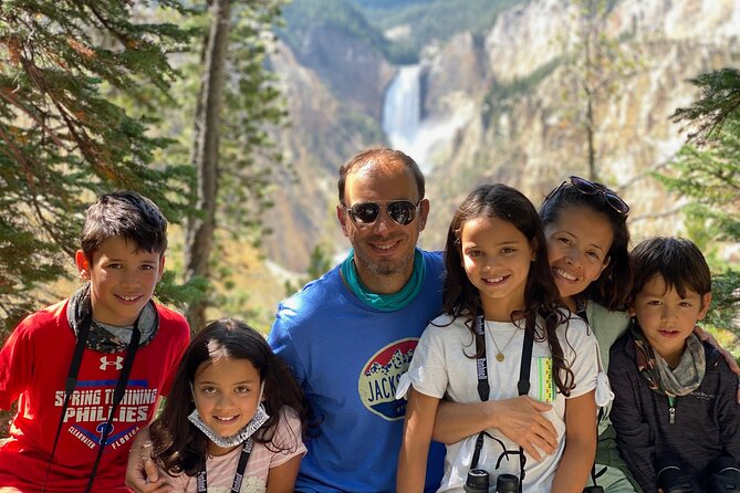All-Day Tour of Yellowstone National Park - Discovering Yellowstones Geothermal Wonders
