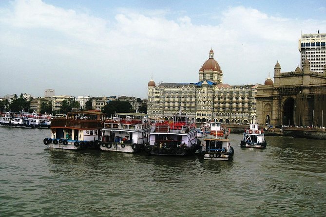 All in One-Combo of City, Dhobighat, Slum & Dabbawala With Ferry and Train Ride. - Witnessing the Dhobi Ghat Laundry