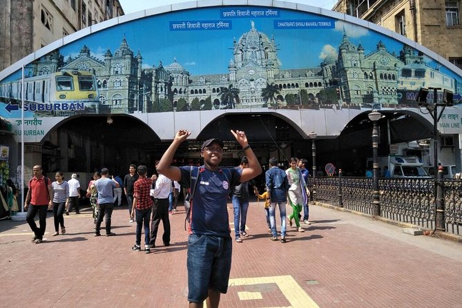 All in One-Combo of City, Dhobighat, Slum & Dabbawala With Ferry and Train Ride. - Navigating the City Sights