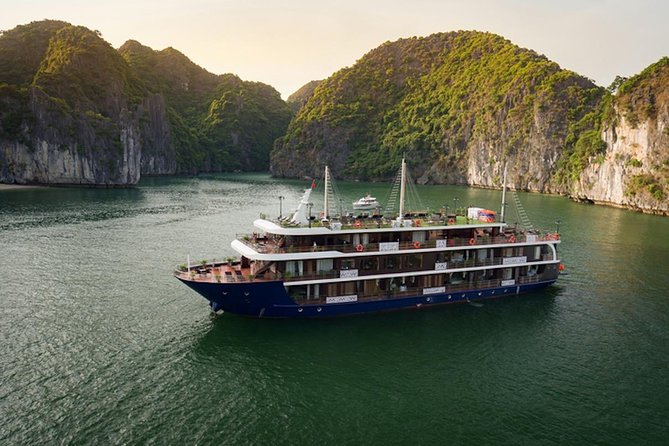 All-Inclusive 2D/1N 5star Cruises: Meals-Kayak-Cave-Accommodation - Meals and Drinks