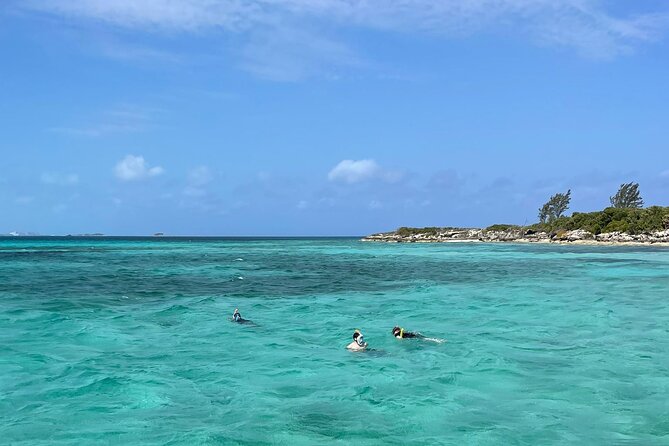 All Inclusive 4- Hours Private Charter - Island Hopping and Beach Bars