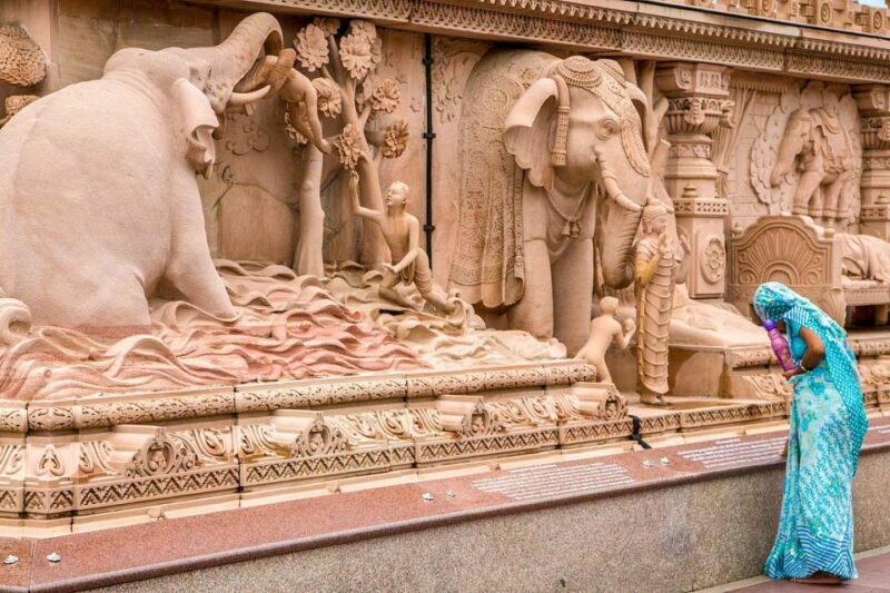 All Inclusive Akshardham Temple Tour with Light & Water Show - Authentic Experiences Highlighted by Reviewers