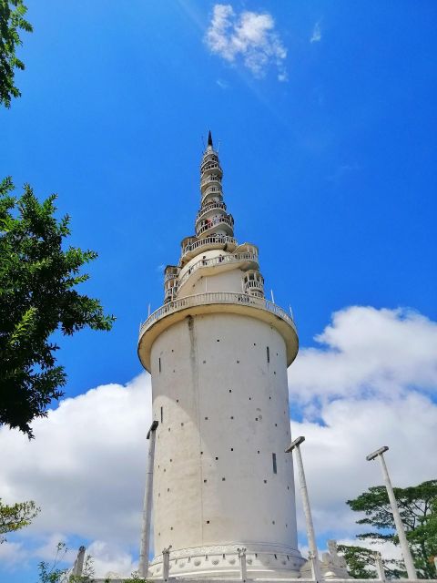 All Inclusive Ambuluwawa Tower & Kandy City Tour by TukTuk - Key Points