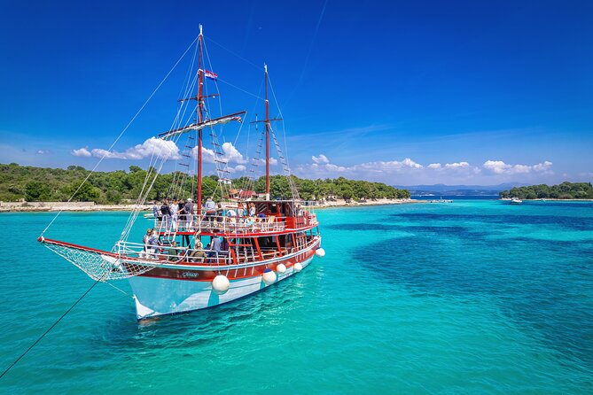 All-Inclusive Blue Lagoon & 3 Island Boat Tour With Food & Drinks - Snorkeling Over a Sunken Ship