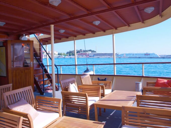 All Inclusive Brač & Šolta Island Swimming Cruise - Food and Refreshments