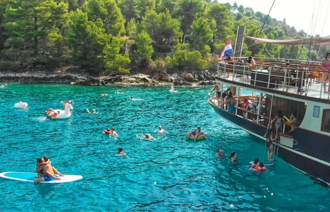 All Inclusive Brač & Šolta Island Swimming Cruise - Customer Feedback and Ratings