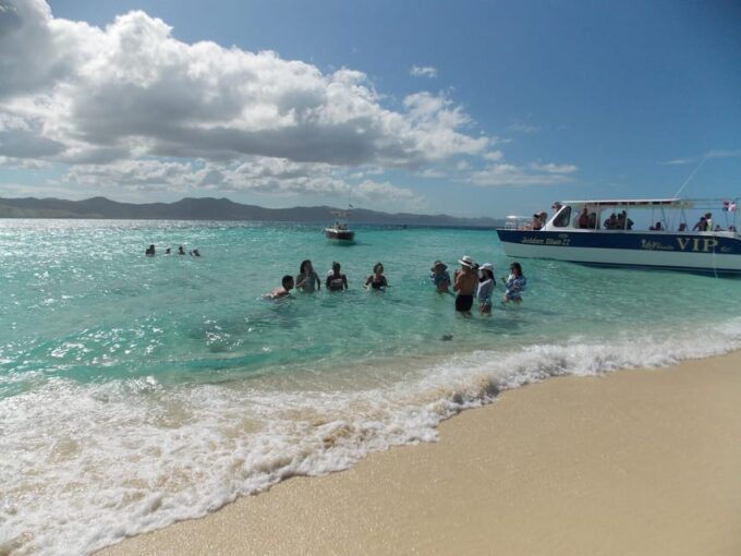 All-Inclusive Cayo Arena Day Trip From Santo Domingo - Languages and Private Groups