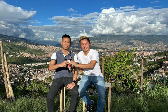 All-Inclusive Comuna 13 Nightlife Bar Crawl With Locals - Key Points