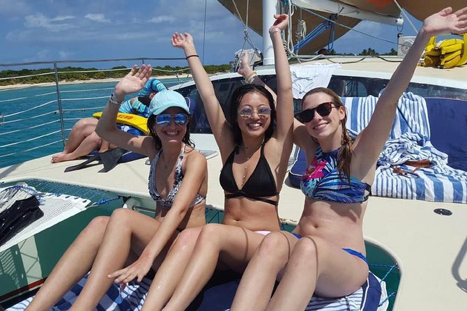 All-Inclusive Cordillera Cay Catamaran Beach and Snorkeling Tour - About Your Stay
