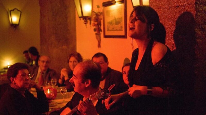 All-inclusive Fado Tour: Show & Dinner. Lisbon at Night - Key Points